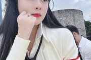 小美御姐车牌靓号引热议，网友直呼：车牌比车还抢镜！”