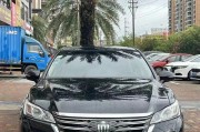 皇冠车牌惊现豪车，神秘车主身份！