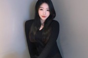 林肯车牌女主爆红，黄色头发发型成潮流新宠！