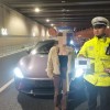 交警深夜查获靓号车牌，背后惊人内幕