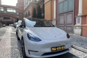 特斯拉后车牌螺母：安全性能与设计理念的完美结合！