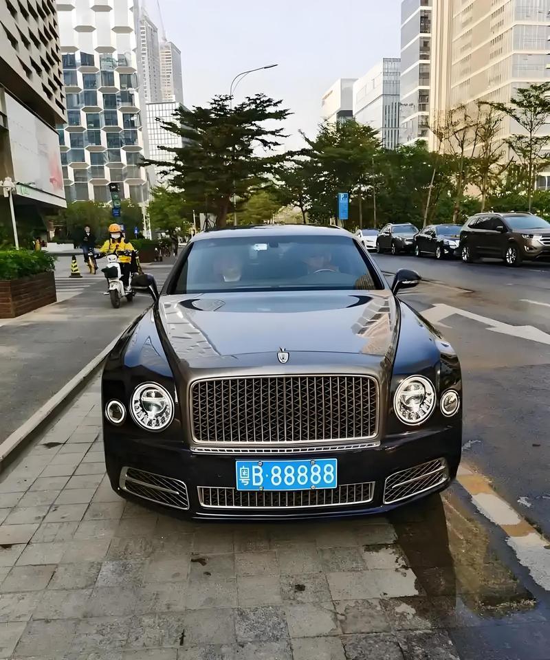 车牌888888,车牌界的黄金车牌,车主身份显赫!