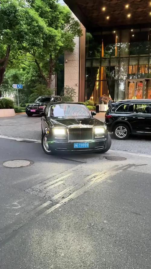 万达集团董事长王健林车牌号曝光,网友热议!