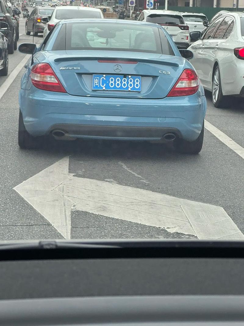 泉州车牌88888”惊艳亮相,车牌靓号引全民热议!