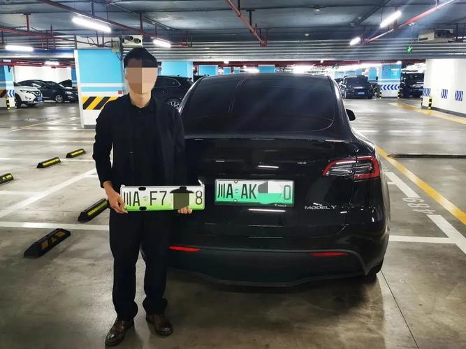 特斯拉新户车牌亮相,引领智能出行新时代!