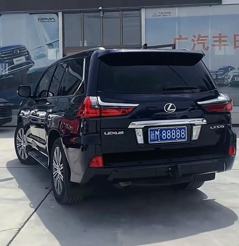 孝感市惊现靓号车牌,车主身份引热议!”