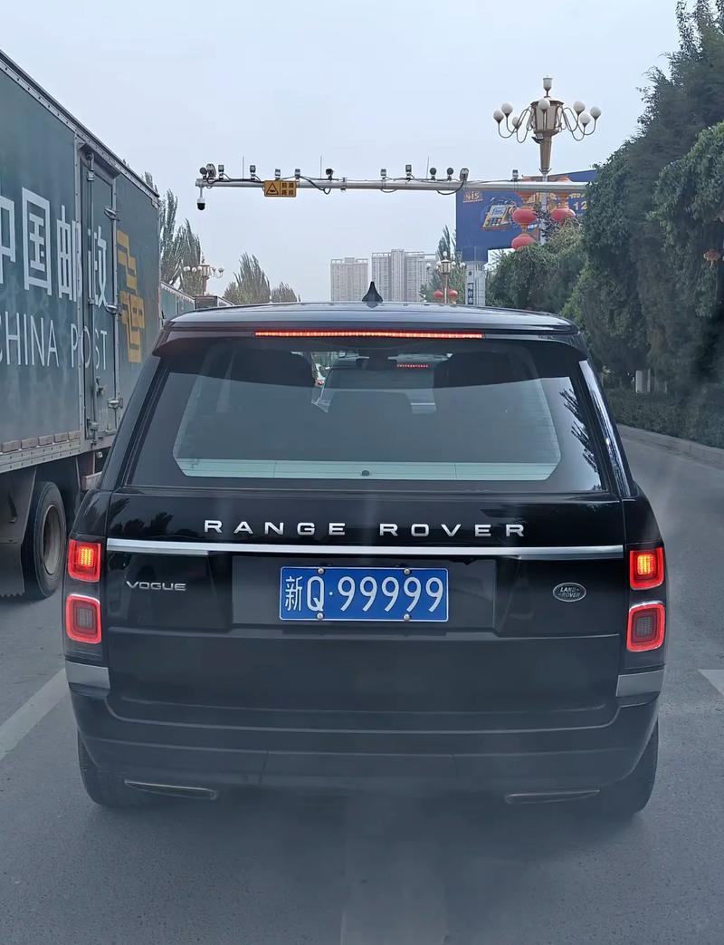 新疆奇美车牌号:车牌上的风景线