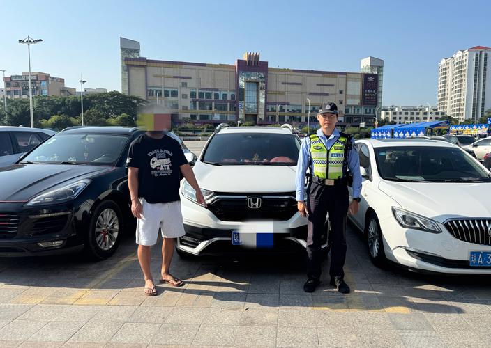 神秘无牌摩托车横行,警方全力追查!