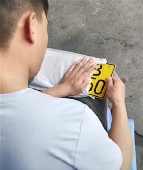 摇号中出车牌靓号！热门靓号车牌背后的故事
