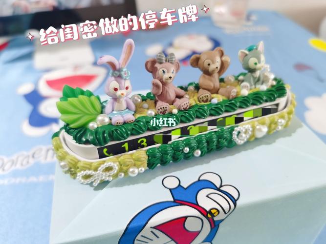 夏日高温见证奇迹！奶油胶停车牌融化成网红现象！