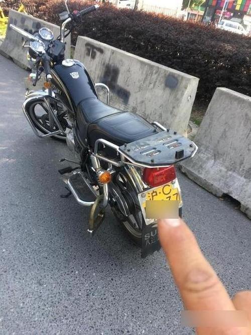 上海车牌:摩托车牌的独特魅力与区别