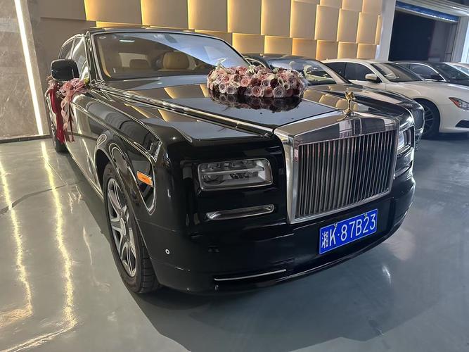 劳斯莱斯靓号车牌婚车闪耀,见证爱情最贵时刻