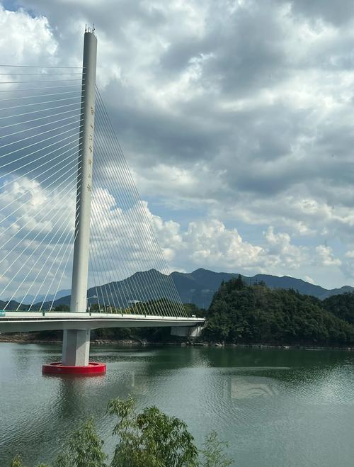 皖牌汽车:穿梭在美丽安徽的风景线