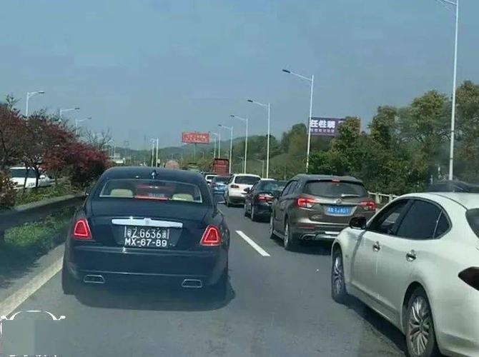 济源车牌靓号街头秀:盘点那些让人过目难忘的豪华座驾!