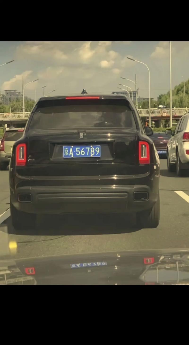 成都车牌中的明星:那些让人羡慕的靓号