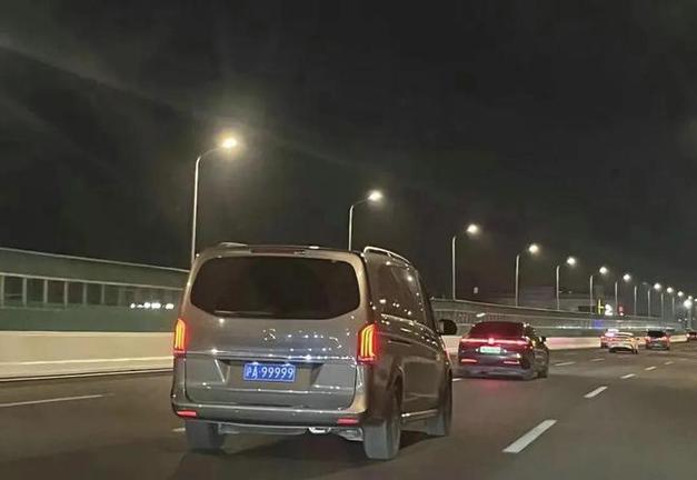 沪AAA车牌,车牌界的明星