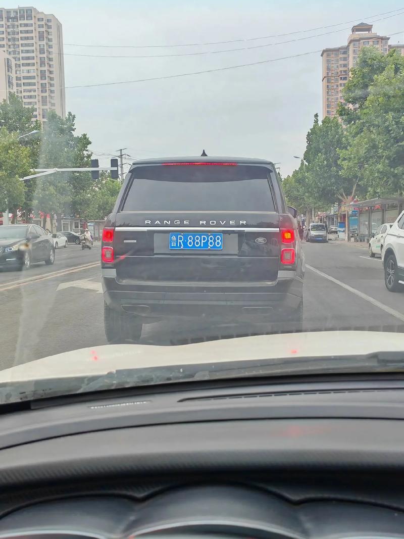 山东牛逼车牌号惊现街头,引网友热议!
