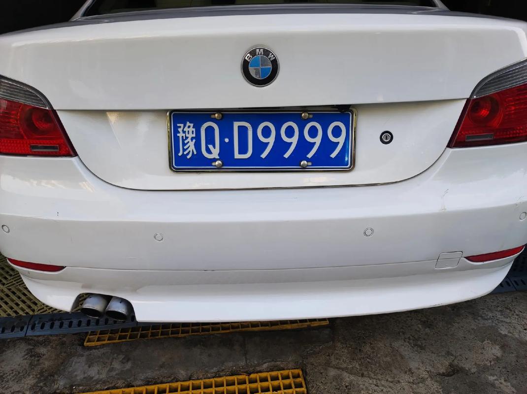 宜宾车牌9999闪耀街头,车牌背后的故事引人关注