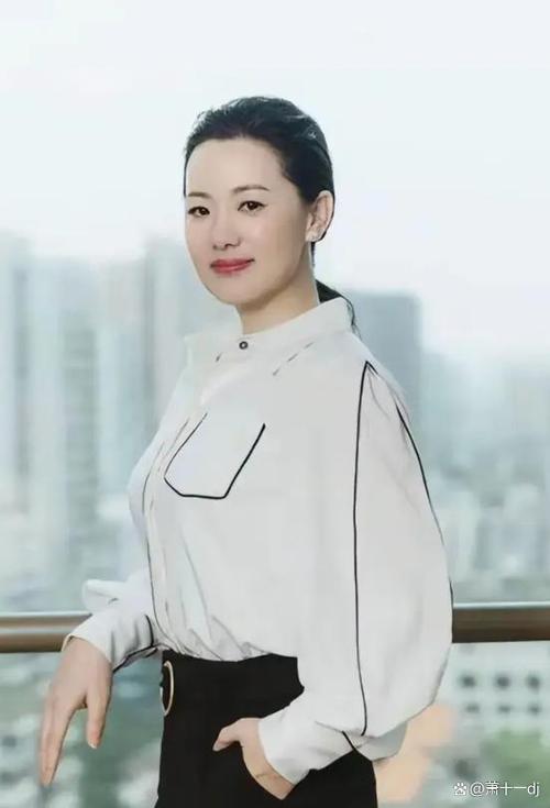 885车牌背后的传奇故事:车主的非凡人生