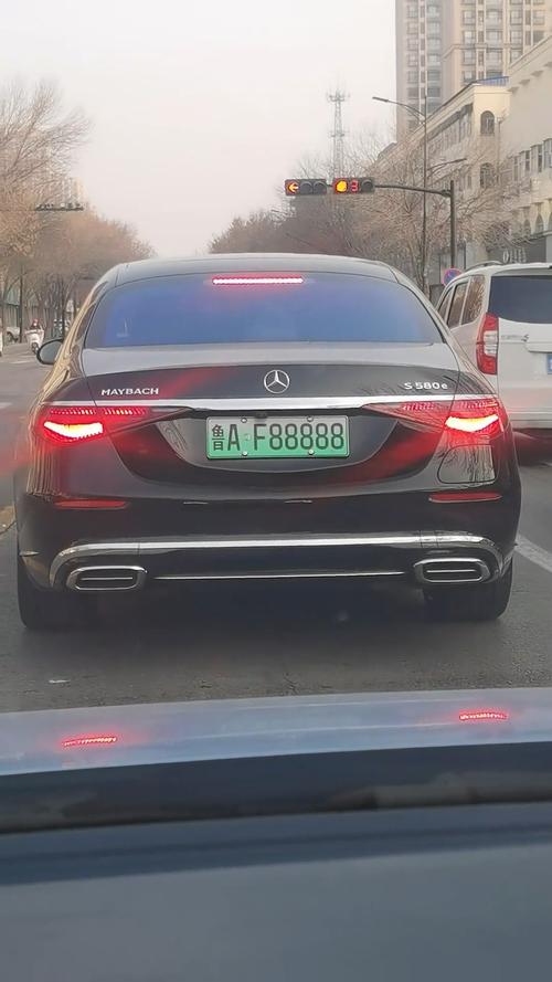 山东车牌9999惊艳亮相,车牌传奇再续