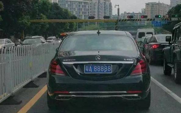 厦门车牌888靓号黑牌:车牌中的明星,身份的象征