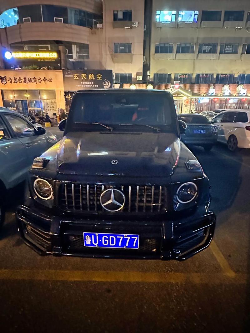奔驰大G车牌新潮流:独特设计彰显个性,热门标题车牌新宠儿,奔驰大G车牌引领潮流