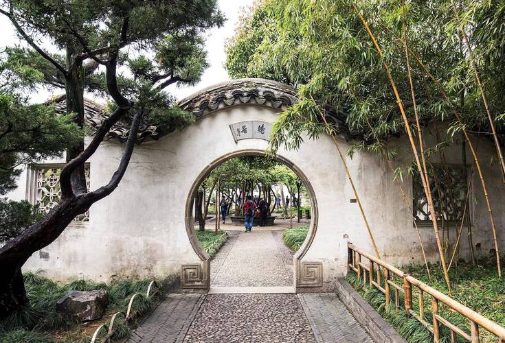 苏州车牌引领潮流,畅游拙政园,体验江南园林之美