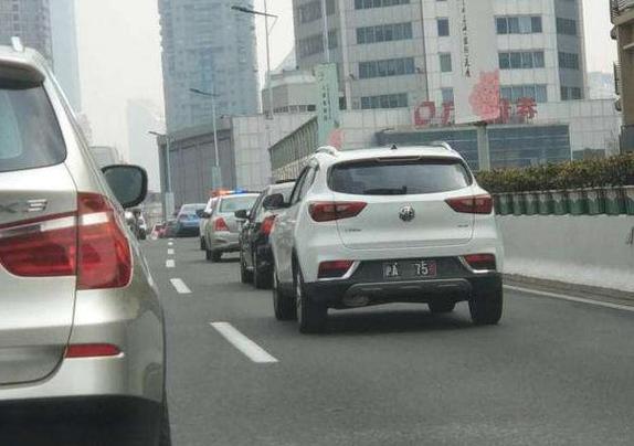 沪A88888:车牌中的明星,见证繁华都市的辉煌瞬间