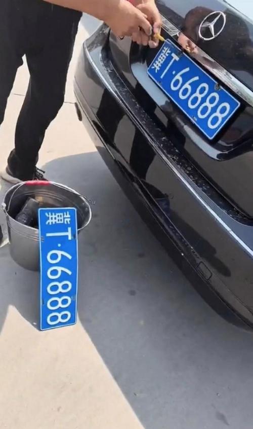 潍坊车牌88888诞生,喜提吉祥车牌,车主笑开颜